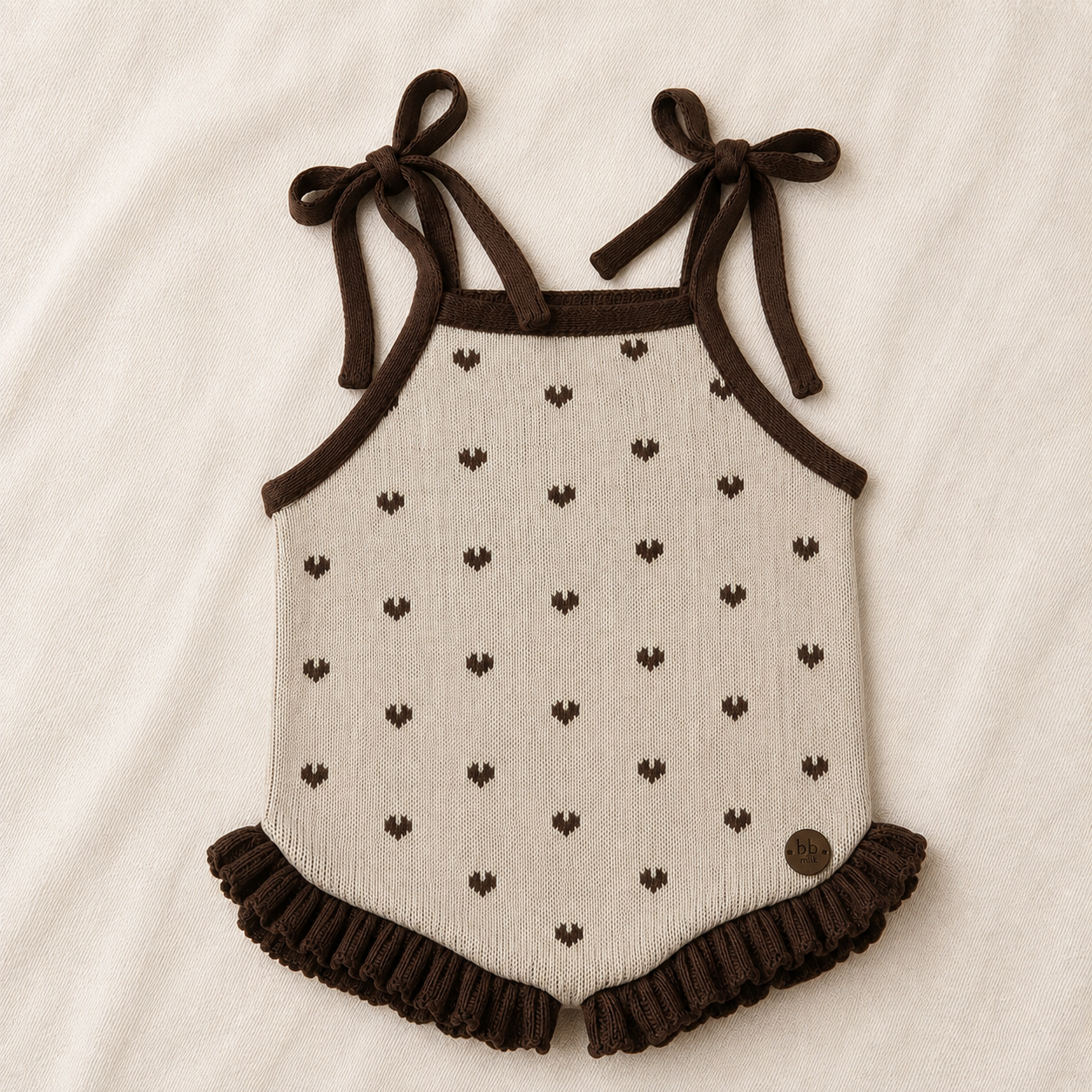 Romper Bebê Tricô Coração Bege e Marrom com Babados